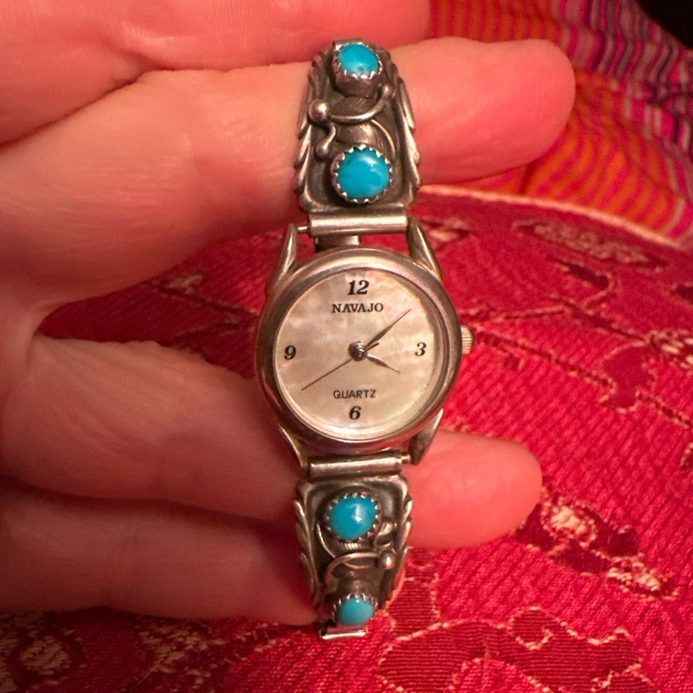 STERLING SILVER NAVAJO MOTHER OF PEARL WATCH LADIES  NEW BATTERY STRETCH BAND